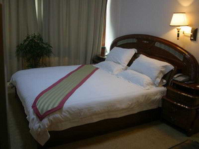 Ping Hu Ξενοδοχείο Γιτσάνγκ Δωμάτιο φωτογραφία
